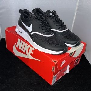 Nike Air Max Thea USA size 7 Brand New